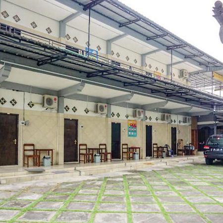Reddoorz Near Penimbangan Beach Singaraja מראה חיצוני תמונה
